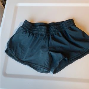 Lululemon shorts size 4
